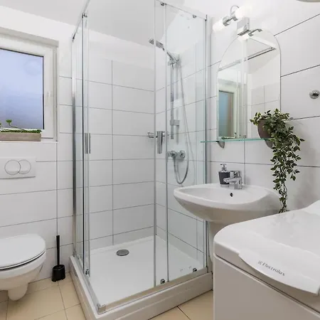Amira Apartment